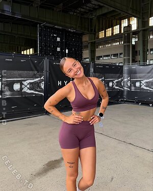 Hannaahcarolina Nude Leaked Photo #27