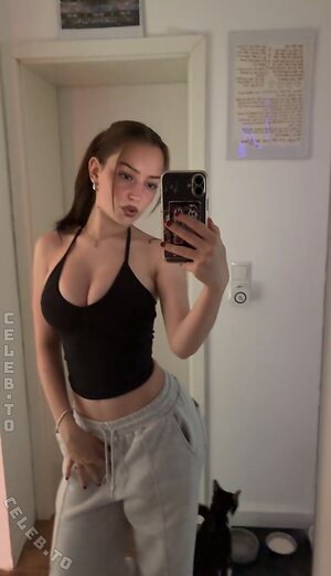 hannahluisienne Nude Leaked Photo #75