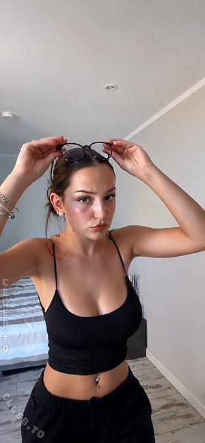 hannahluisienne Nude Leaked Photo #120
