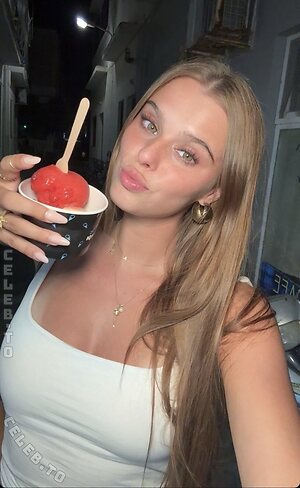 Hannemuecke Nude Leaked Photo #17