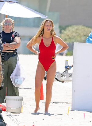 Hassie Harrison Nude Leaked Photo #108