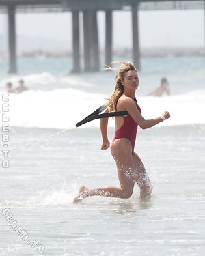Hassie Harrison Nude Leaked Photo #173