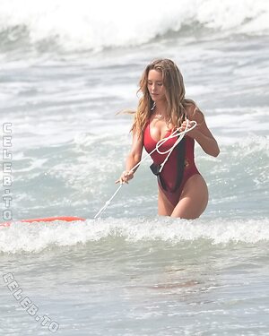 Hassie Harrison Nude Leaked Photo #181