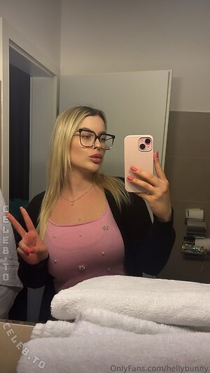 Hellybunny Nude Leaked Photo #24