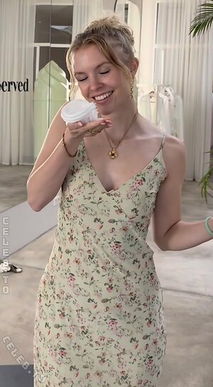 Honey Hannii Nude Leaked Photo #24
