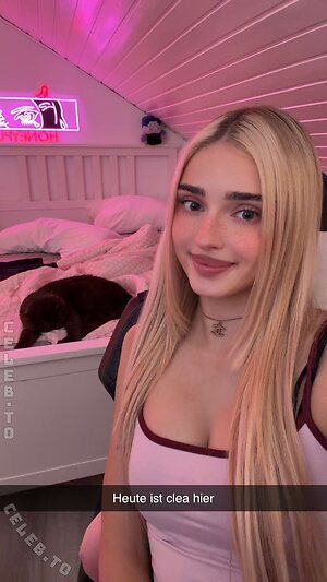 HoneyPuu Nude Leaked Photo #195