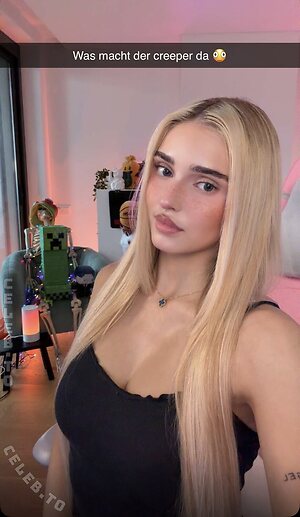 HoneyPuu Nude Leaked Photo #201