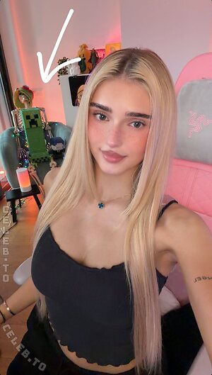HoneyPuu Nude Leaked Photo #202