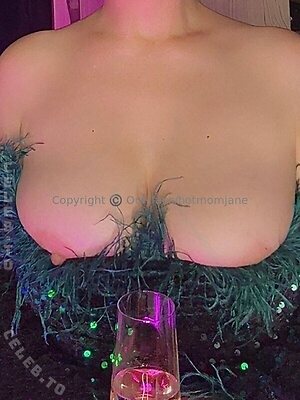 HotMomJane photo