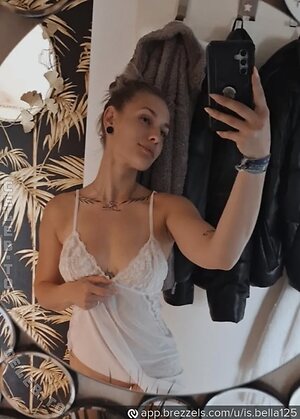 is.bella125 Nude Leaked Photo #25
