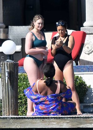 Iskra Lawrence photo
