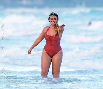 Iskra Lawrence photo