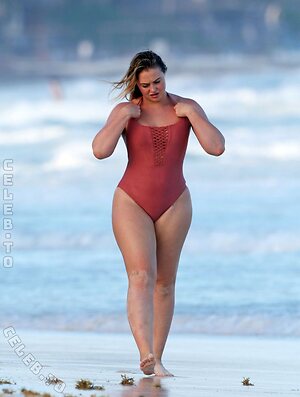 Iskra Lawrence photo