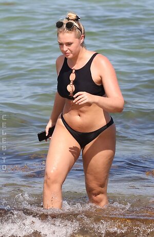 Iskra Lawrence Nude Photos