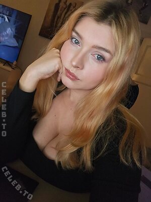 Itsschmolli Nude Leaked Photo #2