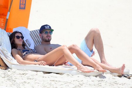 Izabel Goulart Nude Leaked Photo #298