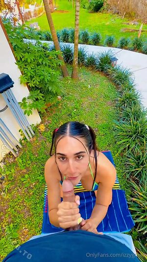 Izzy Green photo