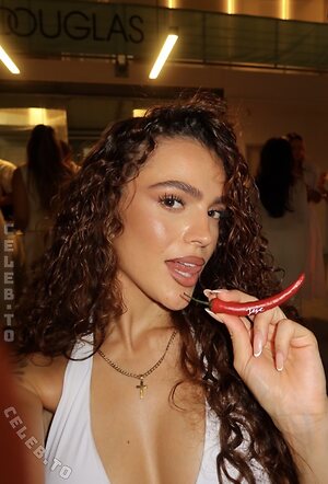 Jeje Lopes Nude Leaked Photo #31