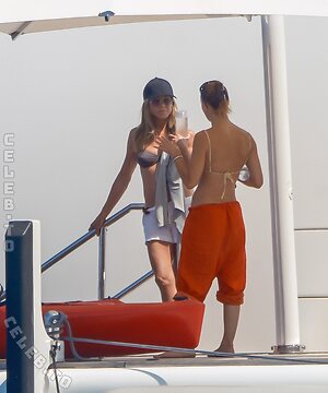 Jennifer Aniston Nude Leaked Photo #10