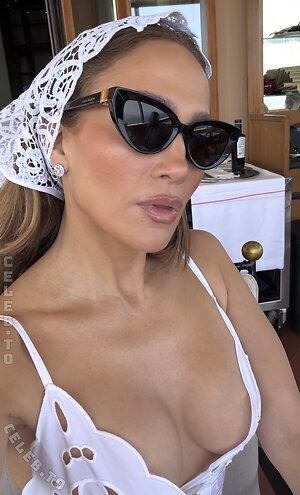 Jennifer Lopez Nude Leaked Photo #141