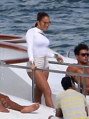 Jennifer Lopez Nude Leaked Photo #205