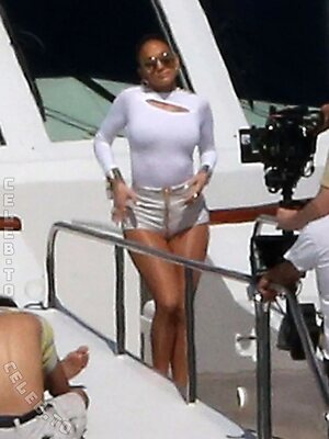 Jennifer Lopez Nude Leaked Photo #208