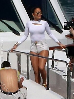 Jennifer Lopez Nude Leaked Photo #212