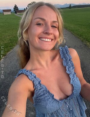 Jil Eileen Füngeling Preview