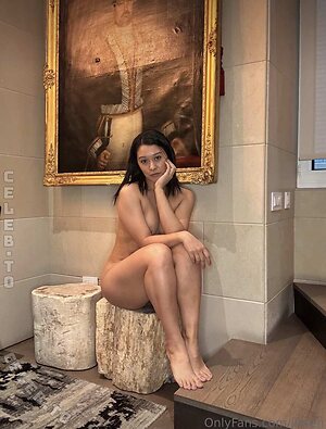 Jin Ren Nude Leaked Photo #12