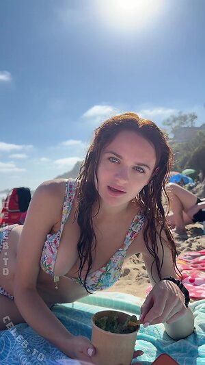 Joey King photo