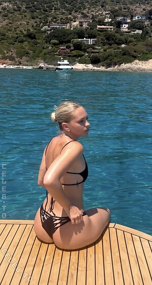 Jordyn Jones Nude Leaked Photo #129