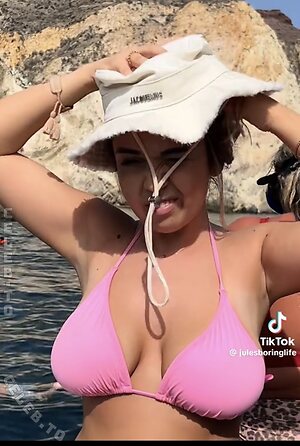 Julesboringlife Nude Leaked Photo #17