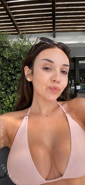 Julesboringlife photo