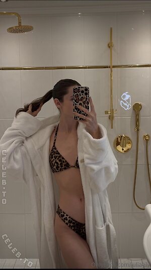 Julia Gauly Nude Photos