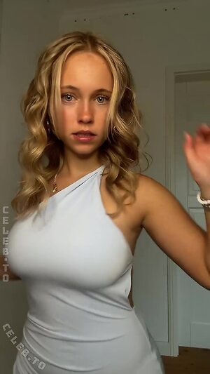 justfranzi.x Nude Leaked Photo #18