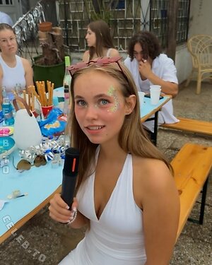 justfranzi.x Nude Leaked Photo #28