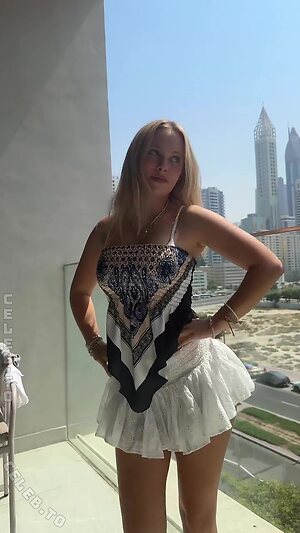 justfranzi.x Nude Photos