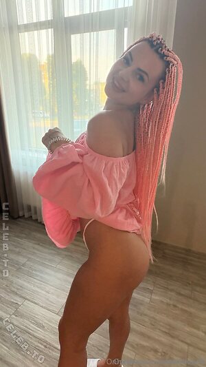 Karolinka.ofi Nude Leaked Photo #40