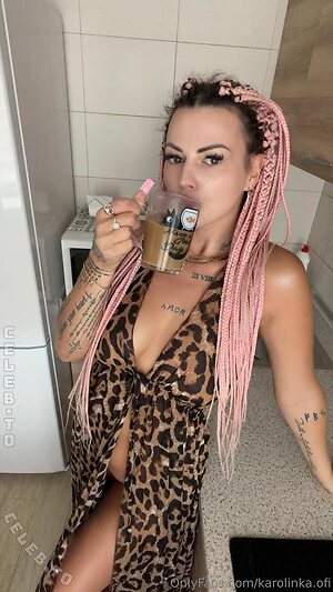 Karolinka.ofi Nude Leaked Photo #182