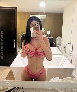 Katthleenaa Nude Leaked Photo #16