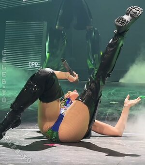 Katy Perry Nude Leaked Photo #33