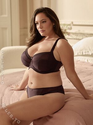 Kelly Brook Nude Leaked Photo #79