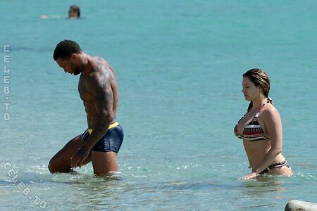 Kelly Brook photo