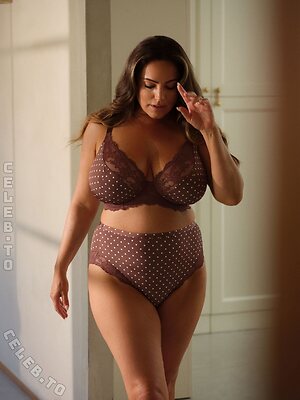 Kelly Brook Nude Leaked Photo #393