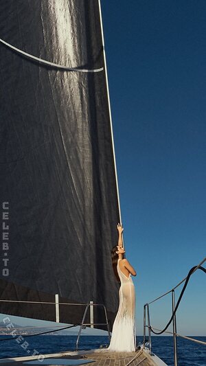 Kelly Piquet Nude Leaked Photo #21