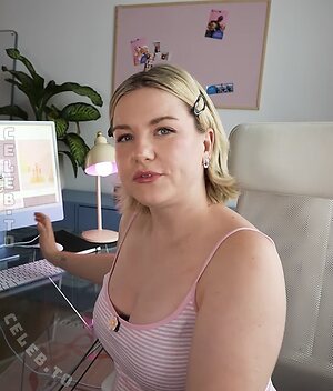 KellyMissesvlog Nude Leaked Photo #5