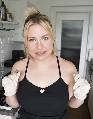 KellyMissesvlog Nude Leaked Photo #7