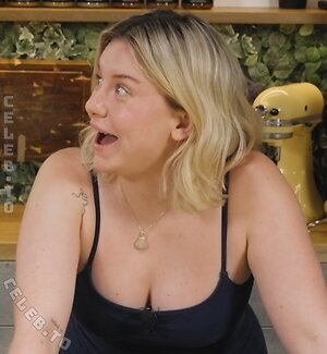 KellyMissesvlog Nude Leaked Photo #42
