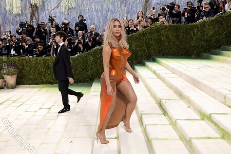 Kim Kardashian Nude Leaked Photo #127