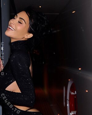 Kim Kardashian Nude Leaked Photo #182